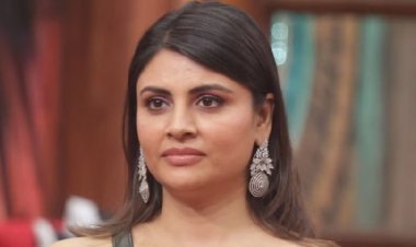 डायरेक्टर ने की KISS करने की कोशिश