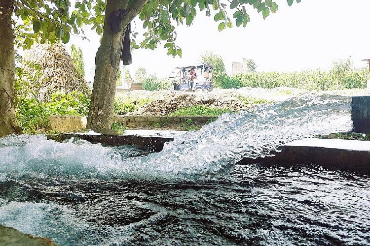 योगी आदित्यनाथ सरकार की नीतियों से जालौन में जल क्रांति, 2 मीटर तक बढ़ा भूजल स्तर, बदली खेतों की तस्वीर
