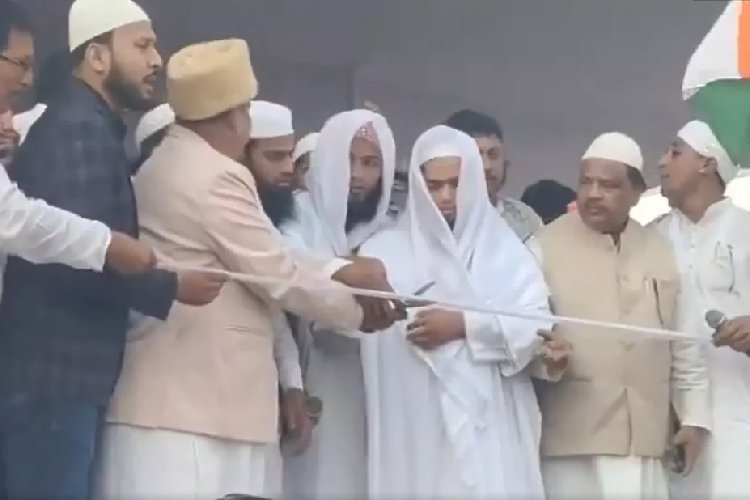 मुर्शिदाबाद में रखी गई नई “बाबरी मस्जिद” की नींव, 300 करोड़ के बजट का दावा