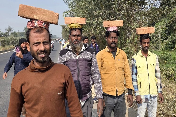 बाबरी मस्जिद के बाद अब मुर्शिदाबाद में बनेगा राम मंदिर, BJP के बड़े नेता ने किया ऐलान