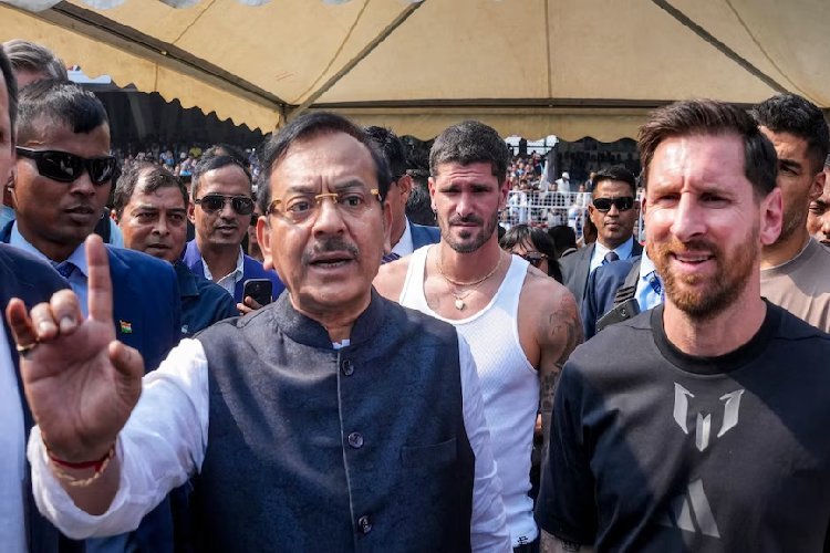 मेसी के कार्यक्रम में हुई अफरा-तफरी पर बंगाल के खेल मंत्री ने दिया इस्तीफा, CM को लिखा पत्र