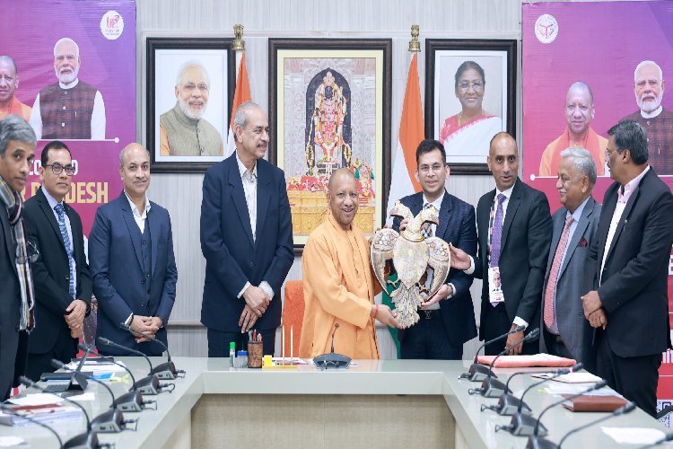 CM योगी से 25 कंपनियों के 45 शीर्ष प्रोफेशनल्स ने की भेंट, ₹6500 करोड़ के निवेश का दिया प्रस्ताव