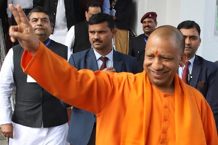 CM योगी के नेतृत्व में UP में आयुष्मान भारत योजना ने पकड़ी रफ्तार, 5,42,13,534 आयुष्मान कार्ड हुए जारी