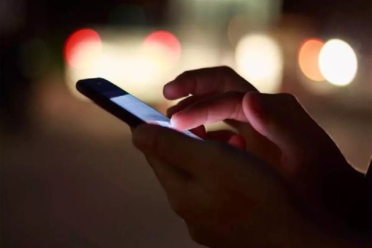 रेलवे अधिकारी महिला कर्मचारी को अश्लील मैसेज भेजता था, बिना काम के केबिन में बुलाने का भी आरोप