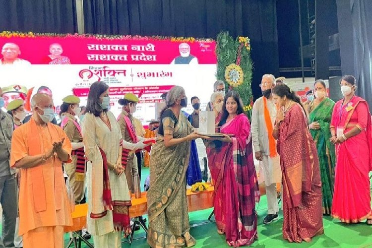 योगी सरकार में महिलाओं के सपनों को उड़ान, महिला सशक्तिकरण में यूपी मॉडल देश में नंबर 1