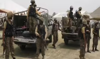 पूरे पाकिस्तान में भारी गोलीबारी, जान बचाकर भागी आर्मी, कई पुलिस स्टेशन पर कब्जा