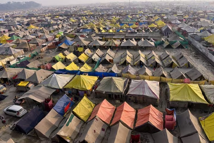 प्रयागराज में बस रहा तंबुओं का शहर: जहां ठंड भी नहीं रोक पाती भक्ति की लहर, लाखों साधक लेंगे कल्पवास का संकल्प