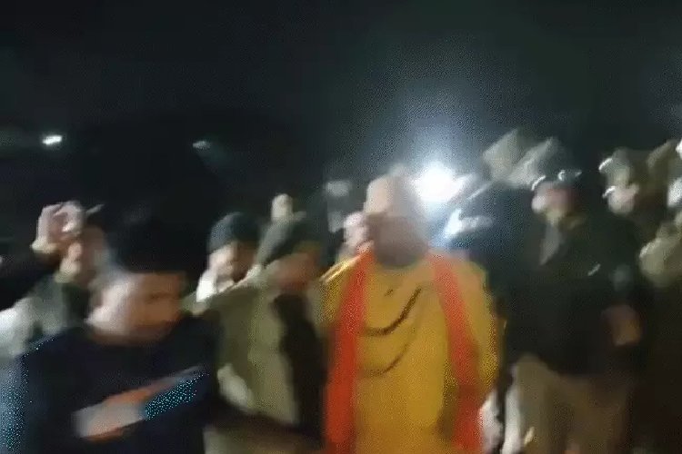 MP में भाजपा विधायक को डीजल डालकर जिंदा जलाने की कोशिश, 150 लोगों पर FIR दर्ज