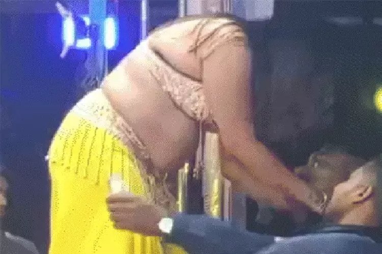 शर्म-लिहाज भूल अश्लील डांस देखने पहुंचे SDO, नोटों की बौछार भी की... अधिकारी सहित 3 पुलिसकर्मी सस्पेंड