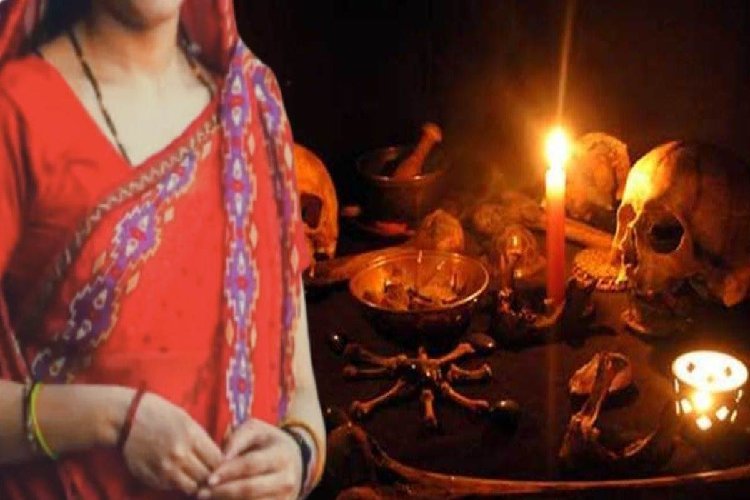 41 साल के तांत्रिक के चक्कर में फंसी जवान महिला, ढोंगी ने वीडियो बनाकर किया...