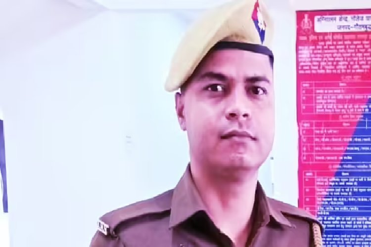 ग्रेटर नोएडा में इंजीनियर की चिता की आग अभी ठंडी भी नहीं हुई थी कि अब फायरकर्मी ने बैरक में ही दे दी जान!