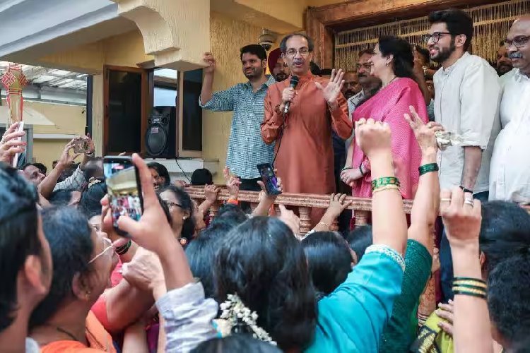 उद्धव ठाकरे के 4 पार्षद कल्याण-डोंबिवली से लापता, शिंदे के पास जाने की चर्चा, FIR दर्ज