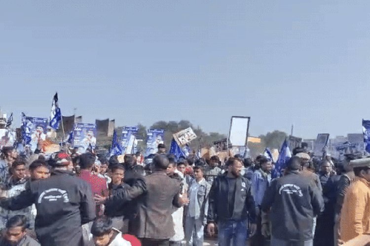 चंद्रशेखर की रैली में कार्यकर्ताओं में जमकर चले लात-घूसे, माइक थाम पार्टी के प्रमुख ने किया बड़ा ऐलान!