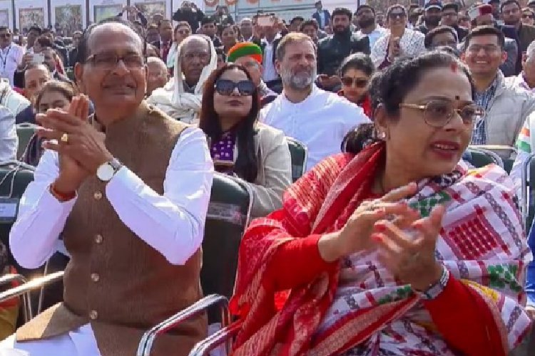 गणतंत्र दिवस समारोह में राहुल गांधी को मिली पिछली सीट, कांग्रेस ने खोला मोर्चा; भाजपा के जवाब का इंतजार