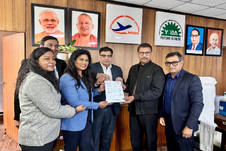 योगी सरकार की पहल से यूपी बना मेडटेक हब, यमुना एक्सप्रेसवे में भारी निवेश के साथ खुले रोजगार के अवसर