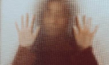 पत्रकार का दावा: ईरान में विरोध को कुचलने के लिए महिलाओं का रेप किया गया, गर्भाशय निकाले, खोपड़ी फाड़ी