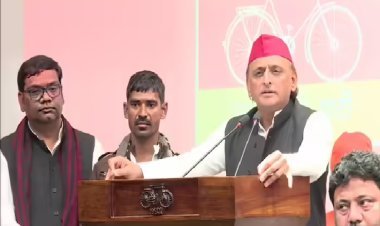 अखिलेश ने नंदलाल को दिया 1 लाख का इनाम! 