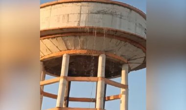 यूपी के महोबा में टेस्टिंग के तुरंत बाद पानी की टंकी लीक, लाखों रुपए स्वाहा! 