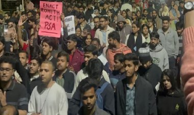JNU में भड़की हिंसा, वामपंथी संगठन और एबीवीपी ने एक-दूसरे पर लगाए आरोप