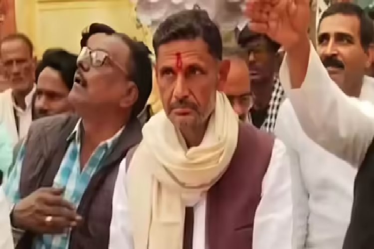 BJP के पूर्व विधायक के घर हुई चोरी, तो कांग्रेस के वर्तमान विधायक ने चोर को इनाम देने का किया ऐलान