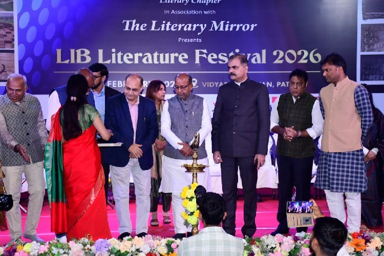 पटना में साहित्य का महाकुंभ! IPS विकास वैभव और मंत्री अरुण प्रसाद ने लिखी बिहार की नई कहानी