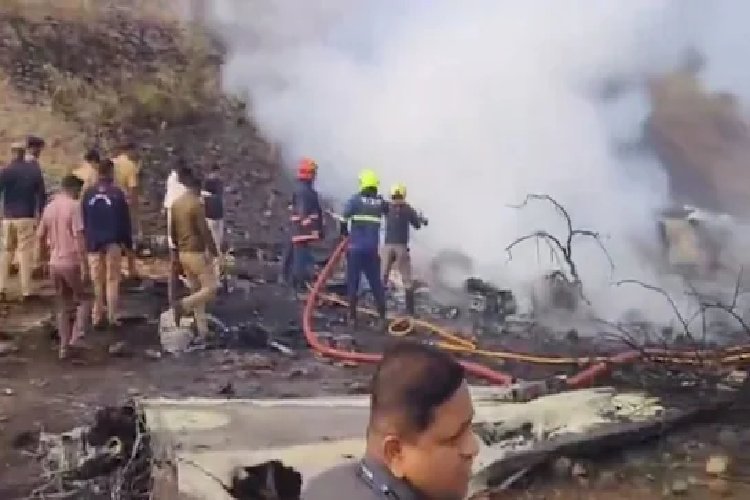 अजित पवार विमान हादसे में फोन कॉल और फाइल को लेकर चौंकाने वाला खुलासा