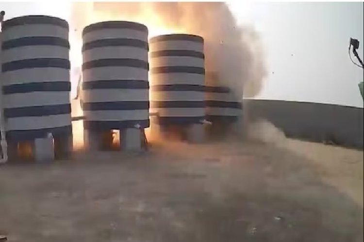 संदिग्ध ब्लास्ट में हिस्ट्रीशीटर शहनवाज और उसकी मां की मौत, मंगेतर और एक अन्य गंभीर रूप से घायल, देखें वीडियो...