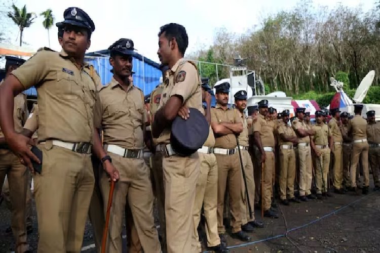घोर लापरवाही: सोते हुए बच्चे को कैब में ही 'भूल' आए दंपति, पुलिस ने एक घंटे में किया रेस्क्यू