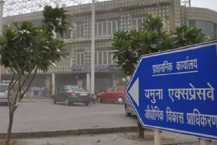 ट्रिलियन डॉलर इकॉनमी की ओर UP: यमुना एक्सप्रेसवे पर बनेगा हाई-टेक डेटा सेंटर और ग्लोबल मैन्युफैक्चरिंग हब