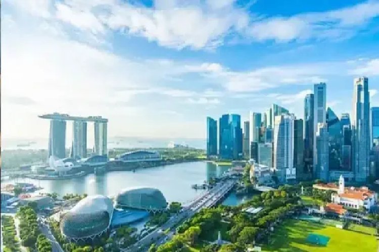 यमुना एक्सप्रेस-वे पर 'मिनी जापान' और 'मिनी सिंगापुर' की तैयारी: 1000 एकड़ में बसेंगी विश्वस्तरीय इंडस्ट्रियल सिटीज!