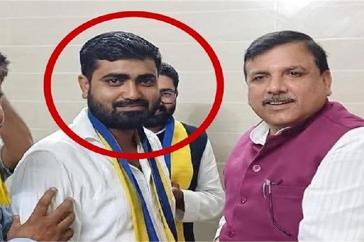 महिला सिपाही से बदसलूकी के आरोप में संजय सिंह के साथ दिखे आम आदमी पार्टी के 2 बड़े नेता गिरफ्तार