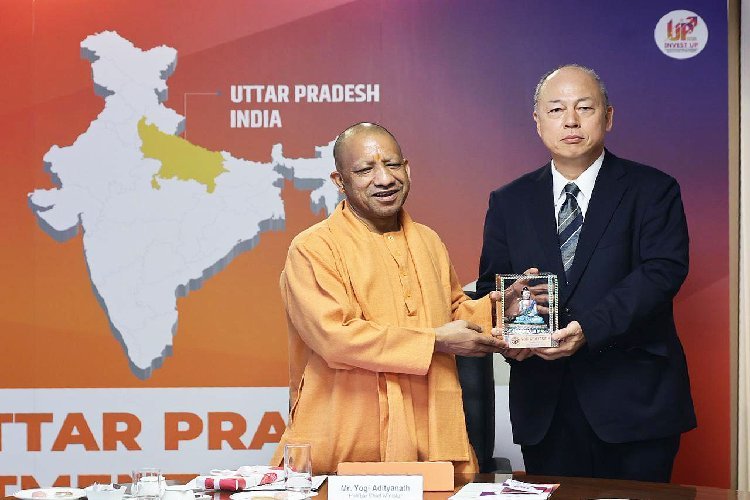 योगी का जापान में निवेश मिशन: ग्रीन एनर्जी, सेमीकंडक्टर और डेटा सेंटर में मेगा निवेश का न्यौता