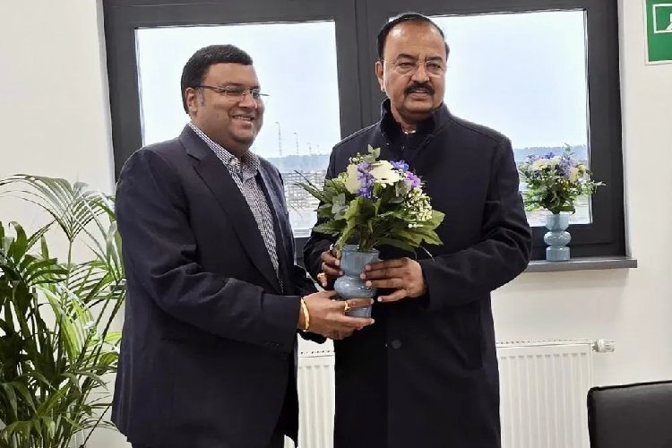 जापान से जर्मनी तक उत्तर प्रदेश की धूम, डिप्टी CM केशव की सफल कूटनीति का दिखा असर