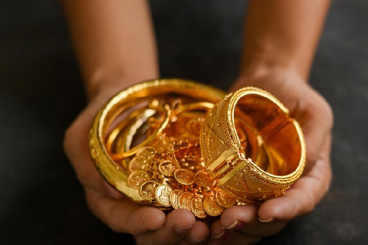 टीचर ने परीक्षा पेपर के बदले छात्र से 80 ग्राम सोना ऐंठा, छात्र ने जहर खा लिया