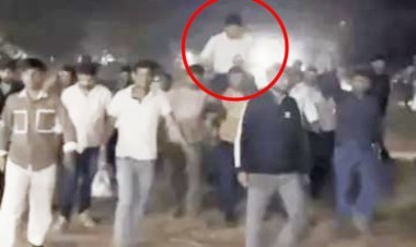 चोर के कंधे पर झूमे टीआई! जन्मदिन का जश्न पड़ा भारी, मुरैना थाना प्रभारी सस्पेंड