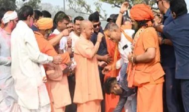 सनातन की ताकत मर्यादा-भक्ति-समरसता में: होली पर सीएम योगी ने दिया एक भारत-श्रेष्ठ भारत का संकल्प