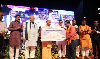 आस्था की यात्रा को सम्मान: योगी सरकार ने 555 कैलाश यात्रियों के खाते में डाले 1-1 लाख रुपए