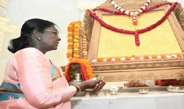 राष्ट्रपति ने श्रीराम जन्मभूमि मंदिर में की श्रीराम यंत्र की प्रतिष्ठापना, रामलला के चरणों में झुकाया शीश