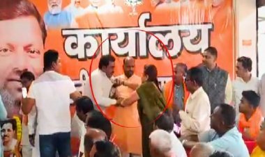 सम्मान समारोह में BJP नेता का अपमान, महिला ने कार्यक्रम में घुसकर मारा थप्पड़, विवाद का यह है कारण...