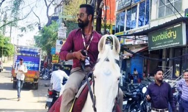 पेट्रोल पंप पर लंबी लाइन का स्मार्ट समाधान: बुलेट घर रखकर घोड़े पर ऑफिस पहुंचा बैंक कर्मचारी, वीडियो वायरल