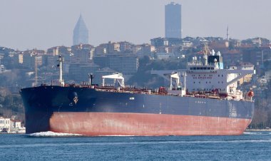 ब्लैक सी में रूसी टैंकर पर ड्रोन बोट से हमला, बढ़ता जा रहा युद्ध का दायरा, बीच में आया तुर्की!