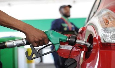 मोदी सरकार ने पेट्रोल और डीजल पर एक्साइज ड्यूटी Rs 10 घटाई, क्या होगा असर?
