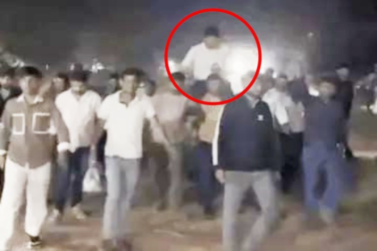 चोर के कंधे पर झूमे टीआई! जन्मदिन का जश्न पड़ा भारी, मुरैना थाना प्रभारी सस्पेंड