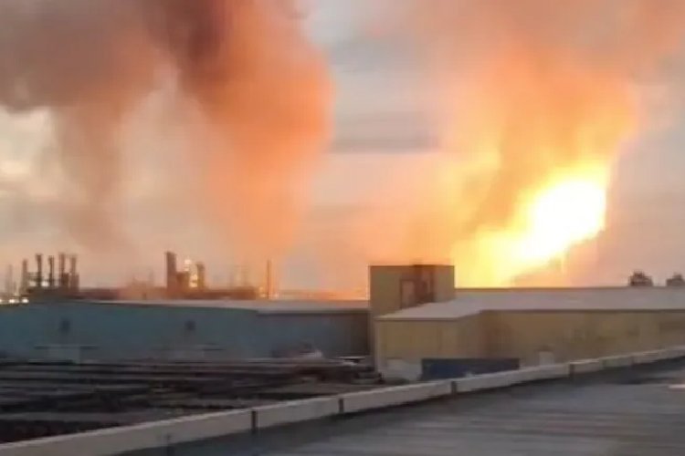 बहरीन में ईरानी मिसाइलों की बारिश, मुख्य तेल रिफाइनरी तबाह