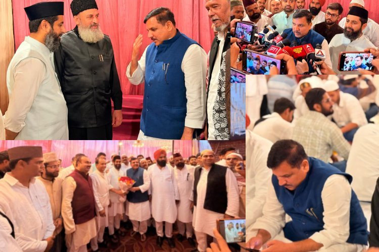 रामपुर में फैसल लाला की इफ्तार पार्टी में पहुंचे AAP नेता संजय सिंह ने अदब से उठाया हाथ