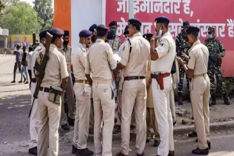 मंदिर के शौचालय में मिले 2 युवतियों के शव, AI से पूछा था मौत का तरीका