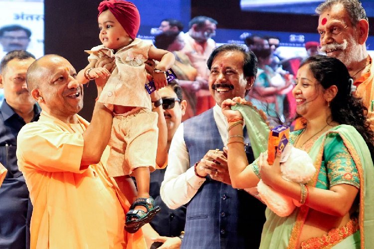 सीएम योगी आदित्यनाथ ने की घोषणा, नवरात्रि में प्रारंभ होगा मिशन शक्ति का अगला चरण