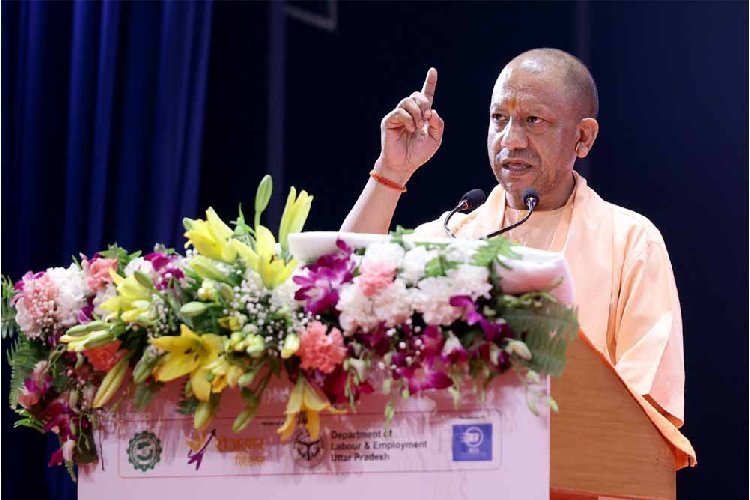 महिलाओं ने की सीएम योगी की प्रशंसा, बताया बहन-बेटियों का रक्षक