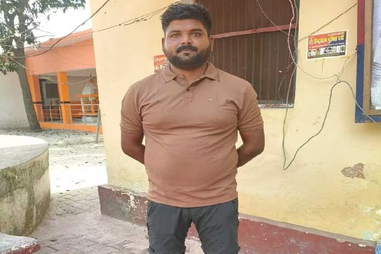 दूसरे की बीवी के चक्कर में बेआबरू हुआ CRPF इंस्पेक्टर, रात 2 बजे किया बड़ा कांड!