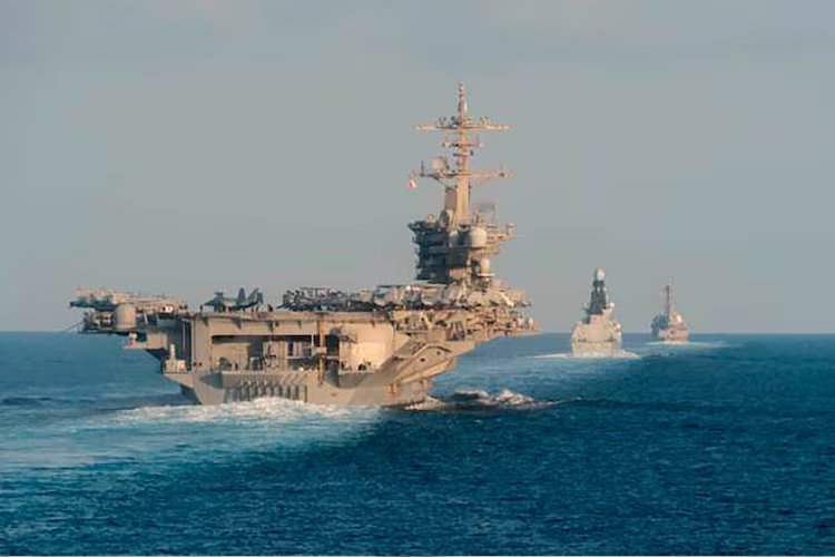 2,200 मरीन लेकर हॉर्मुज की ओर बढ़ रहा USS Tripoli, ईरान में 'बूट्स ऑन ग्राउंड' की तैयारी?